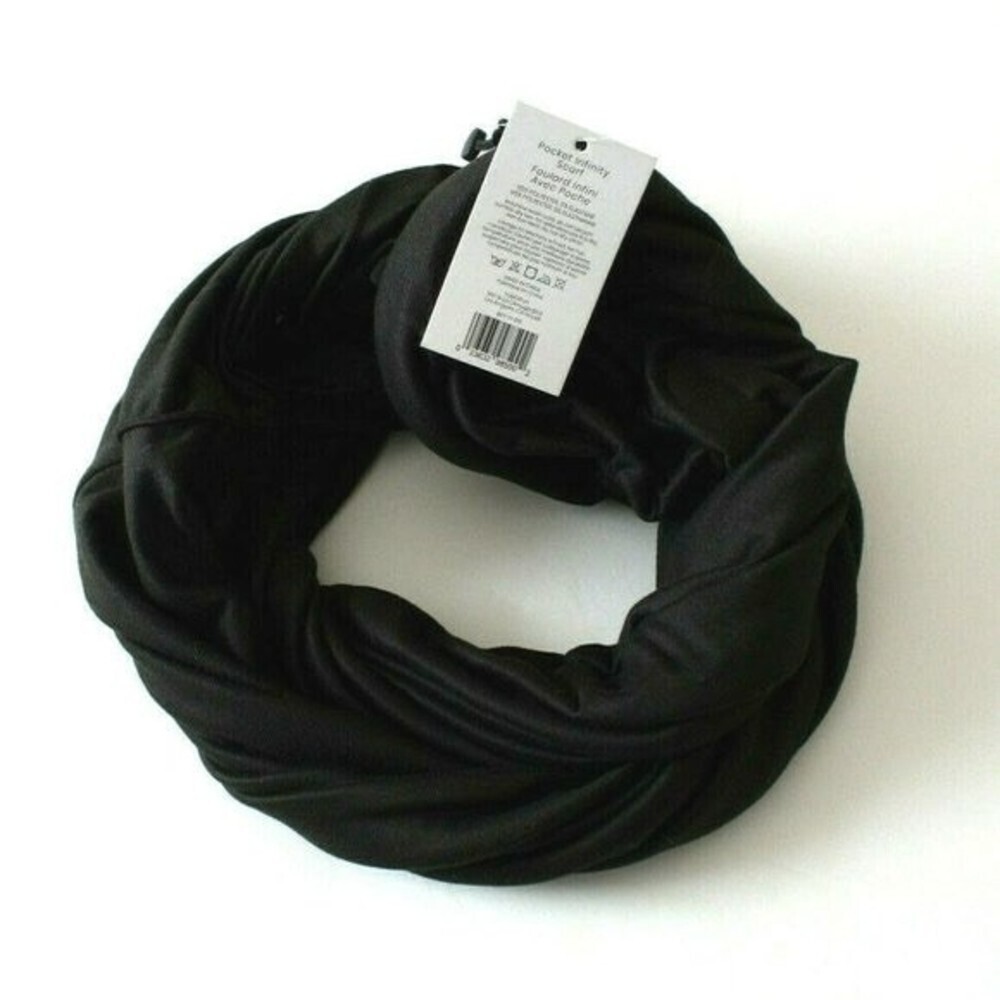 Beyond Yoga pocket infinity scarf Black - Picture 4 of 7